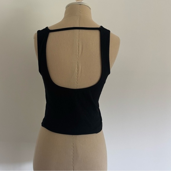 Hidden Brand Tank Top Black Keyhole Cropped Pullover M - Picture 3 of 4